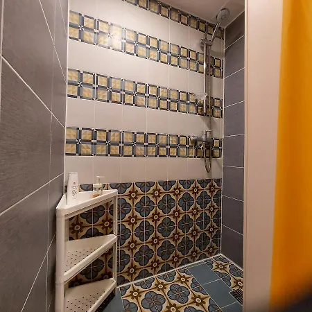Homestay Bar-celona - & Beds *