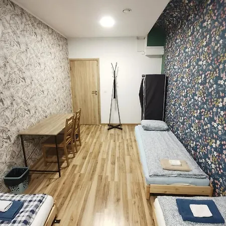 Homestay Bar-celona - & Beds *